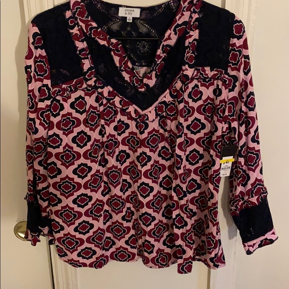 NWT Crown & Ivy top